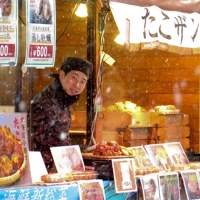 Sapporo,Hokkaido_JP_people_15